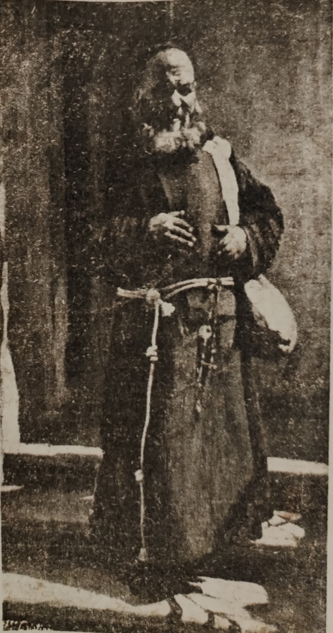 Monaco alla questua - Riproduzione da ritaglio di giornale