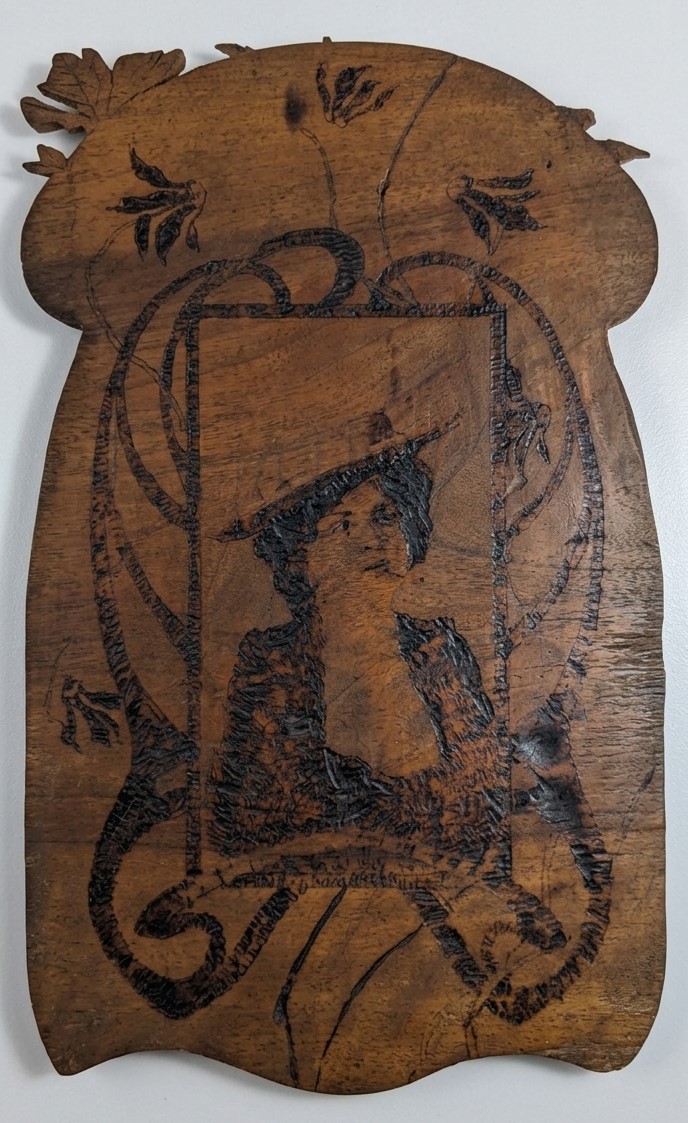 Francesco Cristini - Figura di donna s.d. - Pirografia